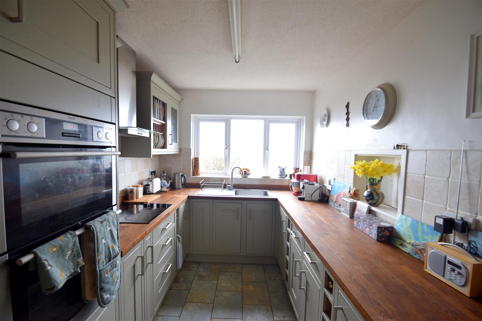 Main Road, Ogmore-by-sea, Bridgend County Borough, CF32 0PW